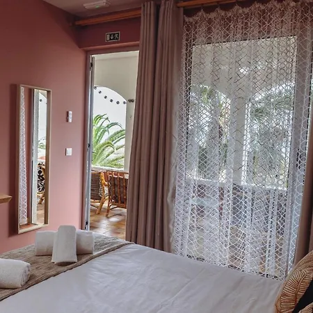 Destination Hostel *