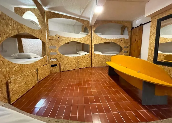 Destination Hostel *