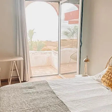 אכסניה Destination