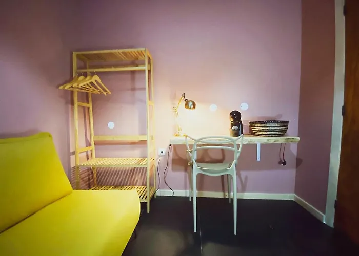 אכסניה Destination *